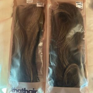 THAT HAIR THATHAIR halo hair extensions. 22” long. Set of 2 in ash blonde. New